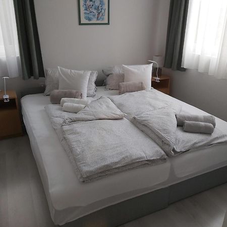 Apartmanhaz Horvath Apartment Balatonboglár Екстериор снимка