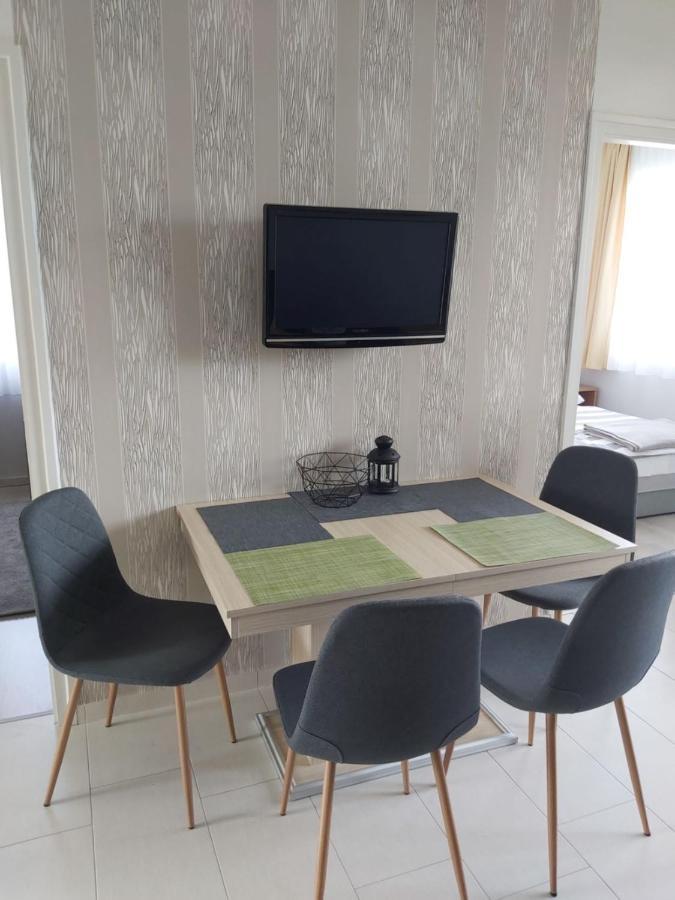 Apartmanhaz Horvath Apartment Balatonboglár Екстериор снимка