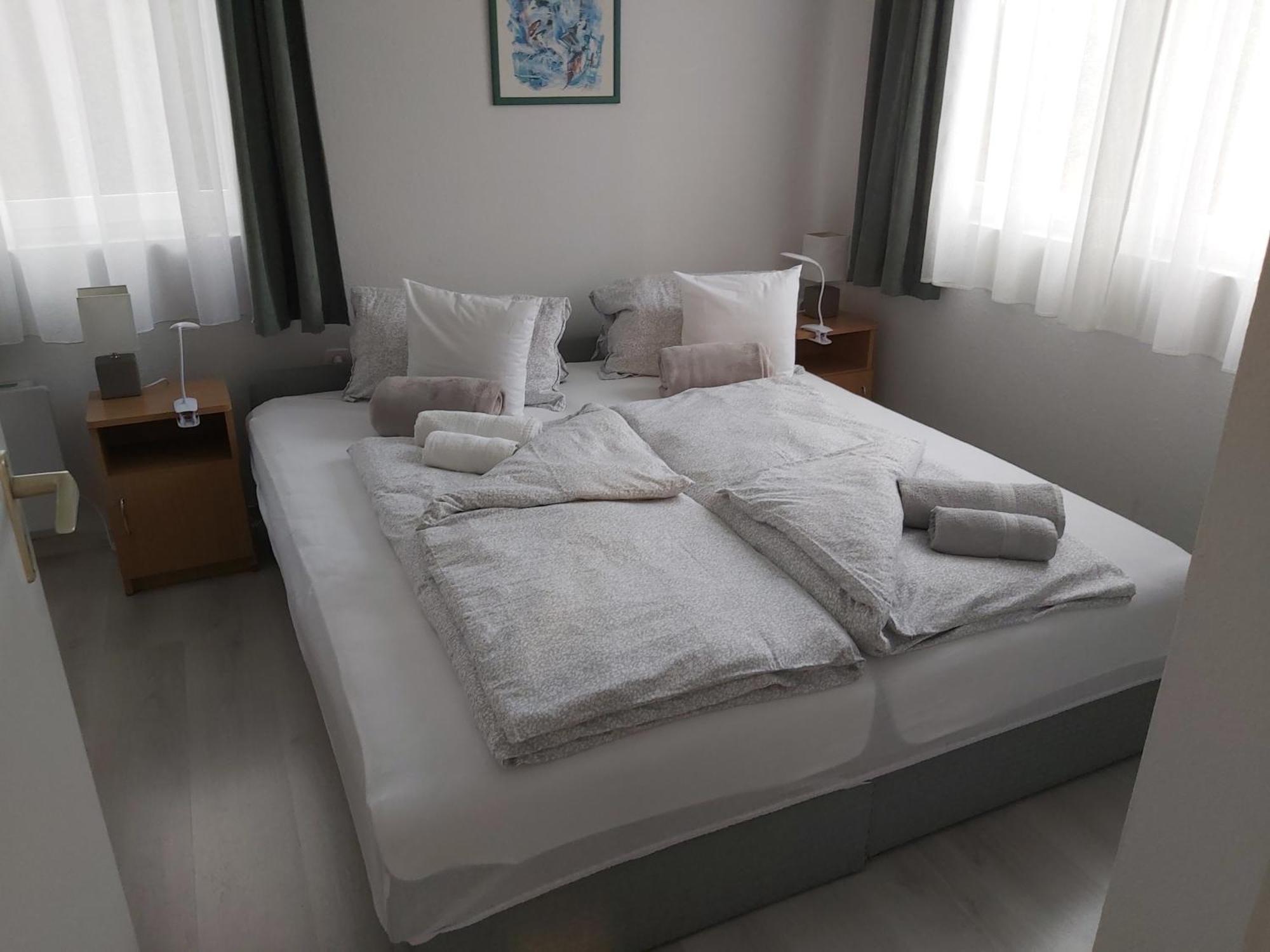 Apartmanhaz Horvath Apartment Balatonboglár Екстериор снимка