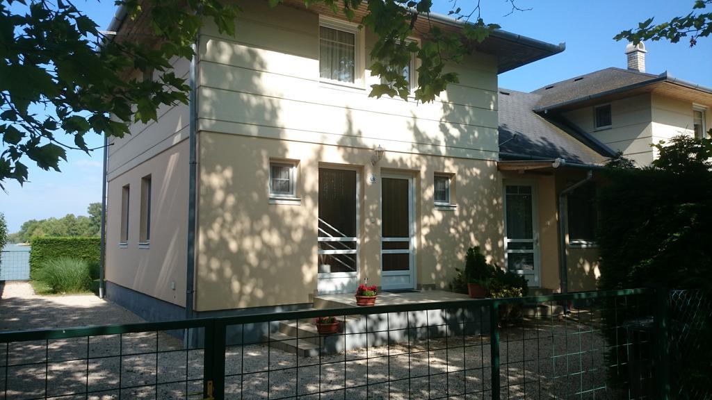 Apartmanhaz Horvath Apartment Balatonboglár Екстериор снимка