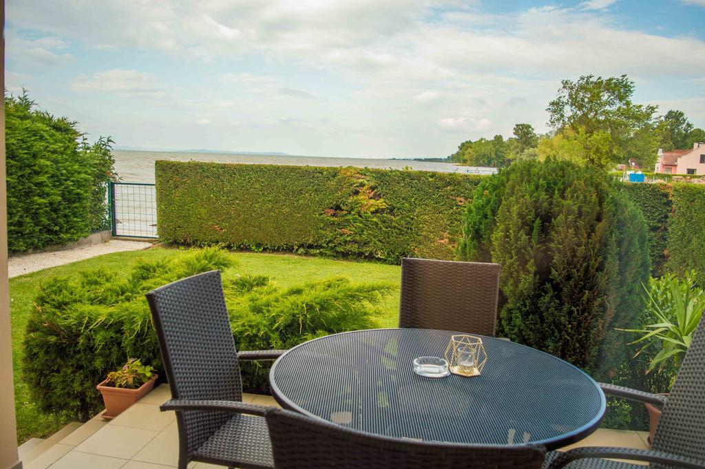 Apartmanhaz Horvath Apartment Balatonboglár Екстериор снимка