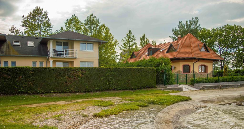 Apartmanhaz Horvath Apartment Balatonboglár Екстериор снимка